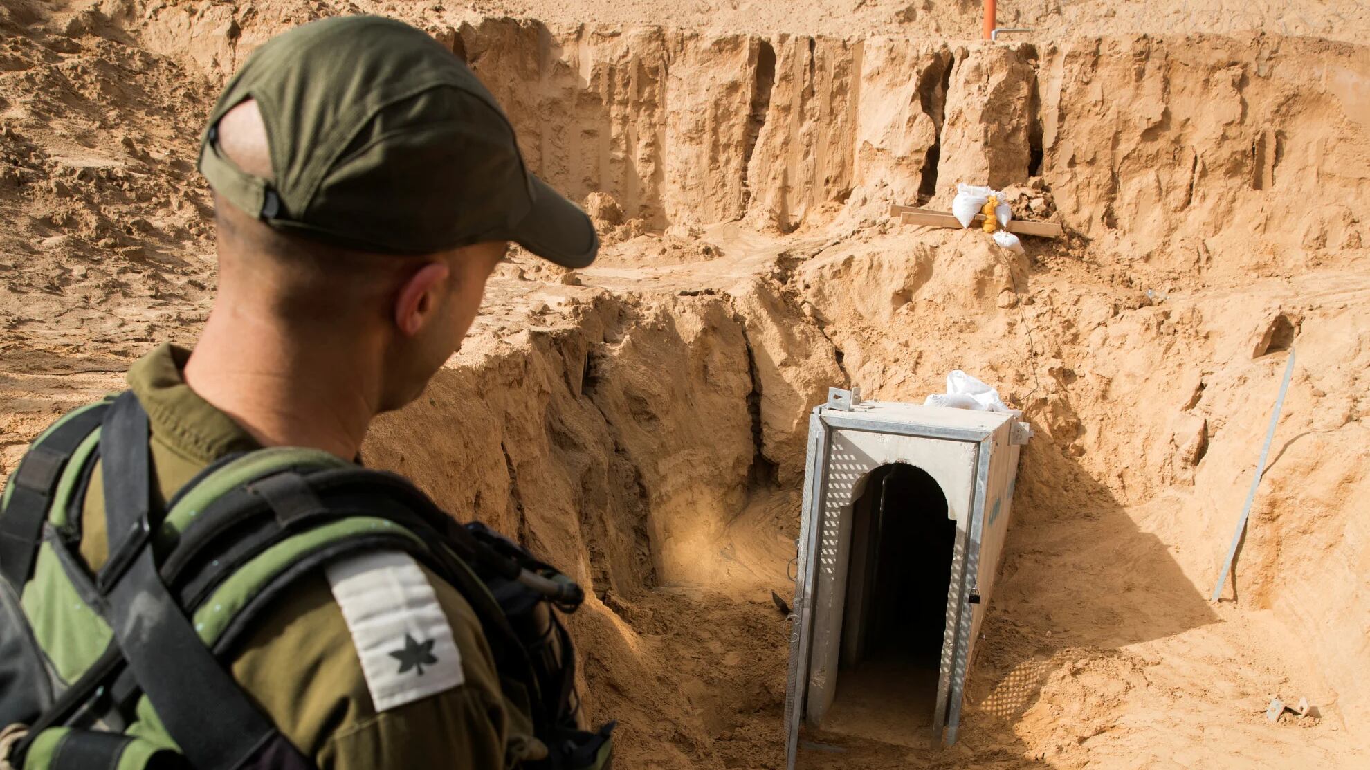 Tunnel, spie e commando. Una partita a scacchi giocata di nascosto per preparare la battaglia