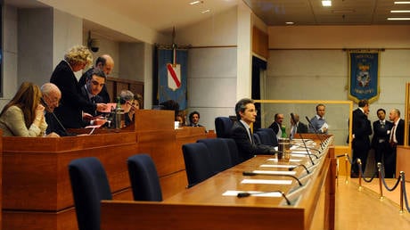 Regione Campania, cinquantuno avvisi di garanzia per rimborsi spese