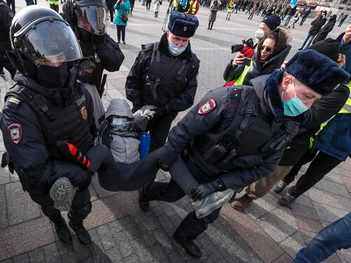 "Repressione come in Matrix": così è cambiata la Russia