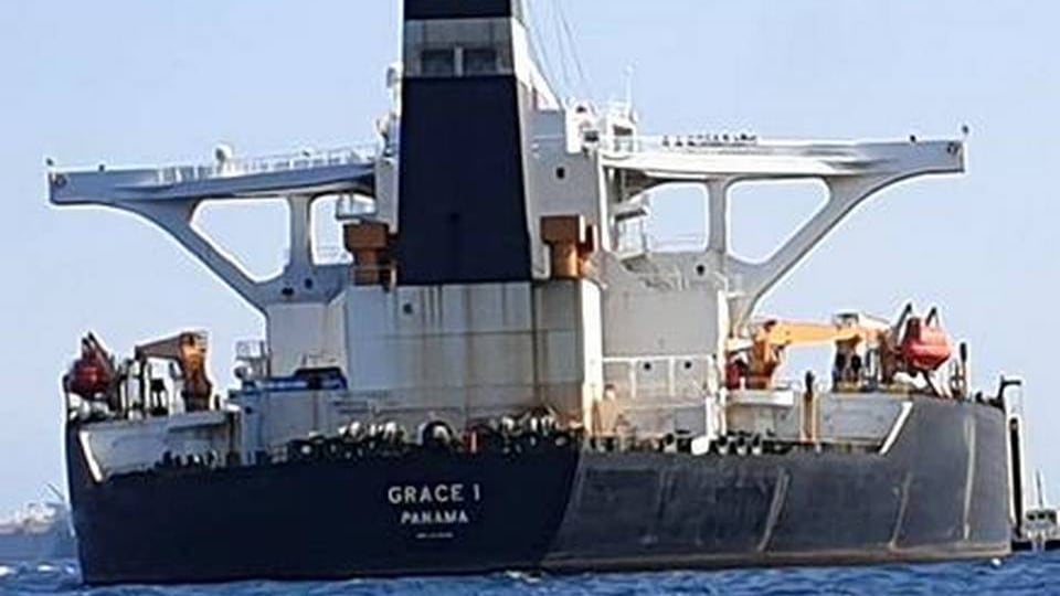 Blitz da film dei Marines inglesi a Gibilterra. Sequestrata la super petroliera iraniana
