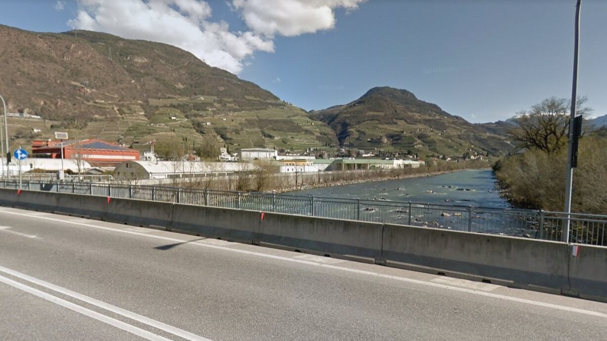 Bolzano, pusher gambiano sorpreso in strada aggredisce carabinieri