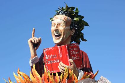 Carri al carnevale di Viareggio 2