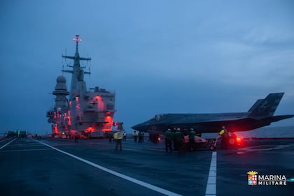 Appontaggio degli F-35 su Nave Cavour 3