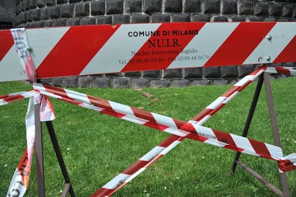 Crollano frammenti della torre: paura al Castello Sforzesco 5