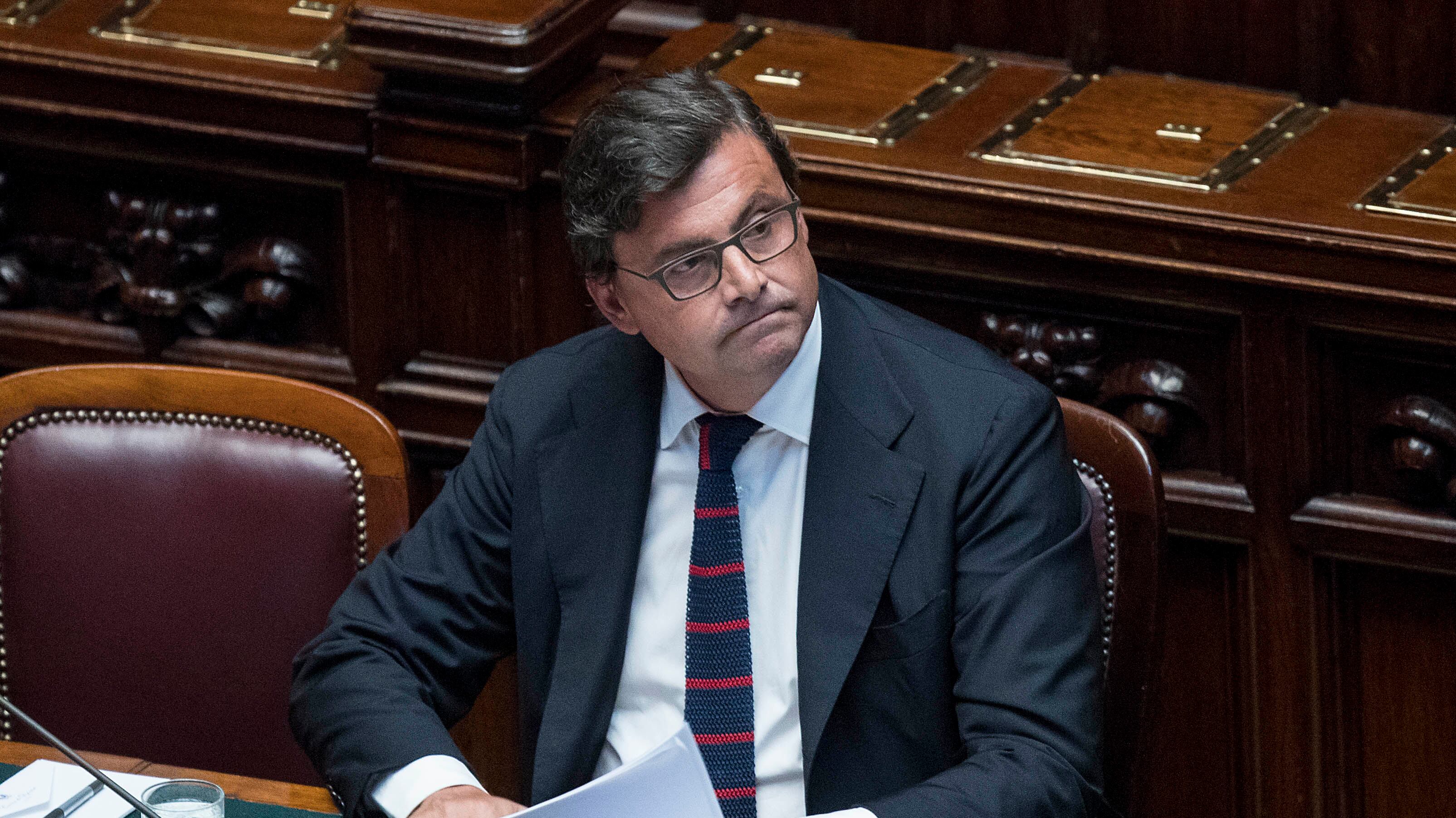 Il governo e Tim si giocano la "partita doppia" multa-rete