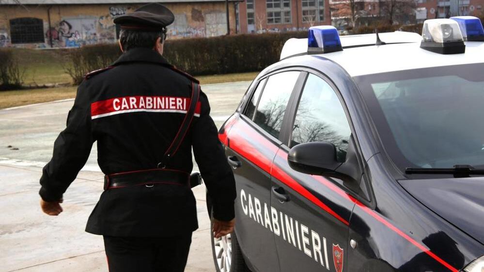 Rom fermate da carabinieri, almeno 16 furti e 30mila euro di bottino