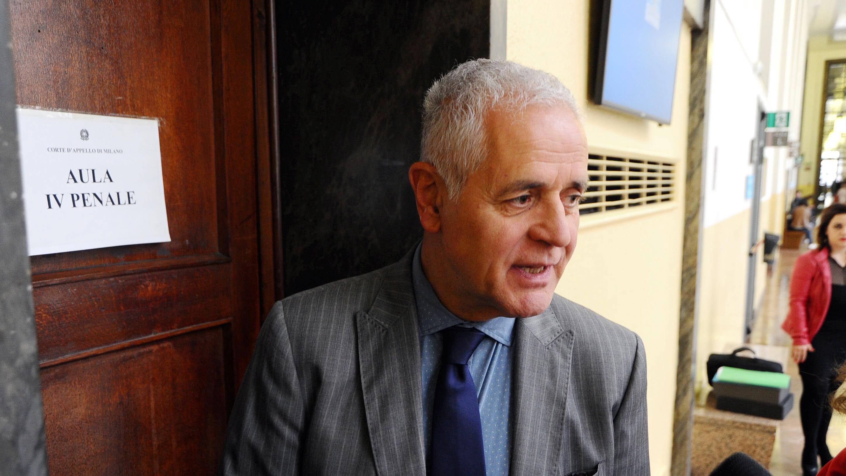 Quel prete contrario al rosario per Formigoni