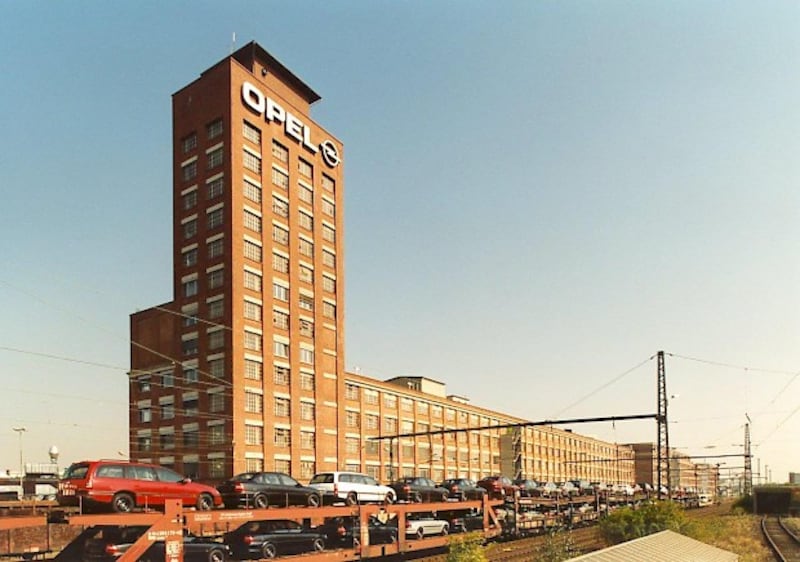 La fabbrica di Opel a Rüsselsheim am Main