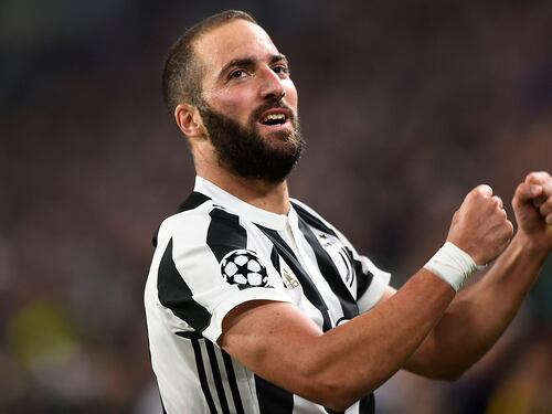 Milan-Caldara, si intromette Sarri. Higuain-Bonucci, si tratta ma è complicato
