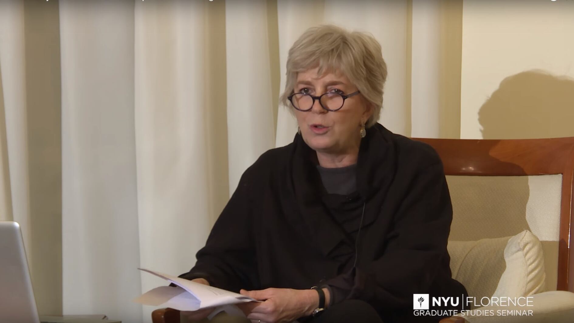 Anita Raja su Twitter: “Elena Ferrante sono io”. Ma il profilo è un falso