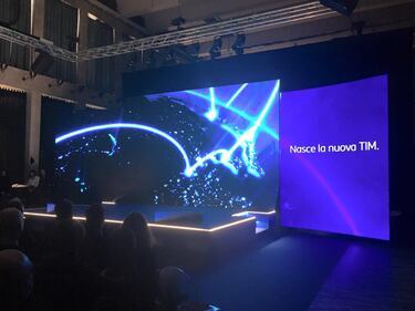 La presentazione del logo Tim 4