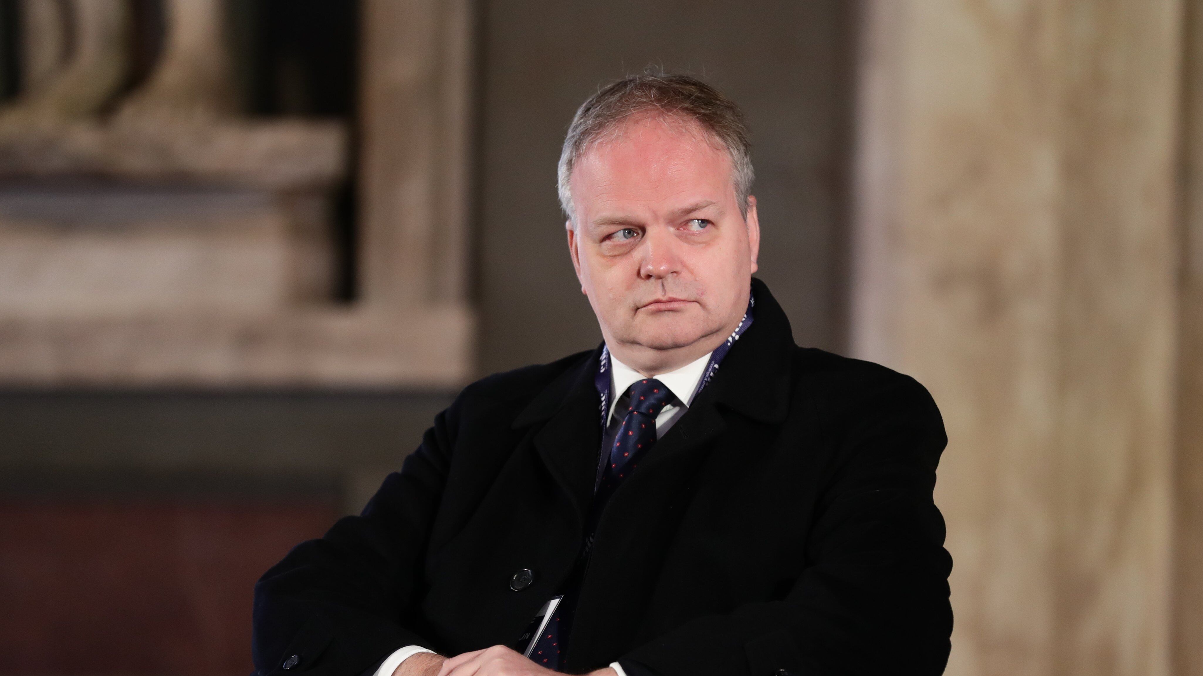 Il linciaggio di Schmidt per le indiscrezioni sulla corsa a sindaco
