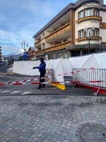 Crans-Montana, candele e lumini rossi sul luogo della strage 19