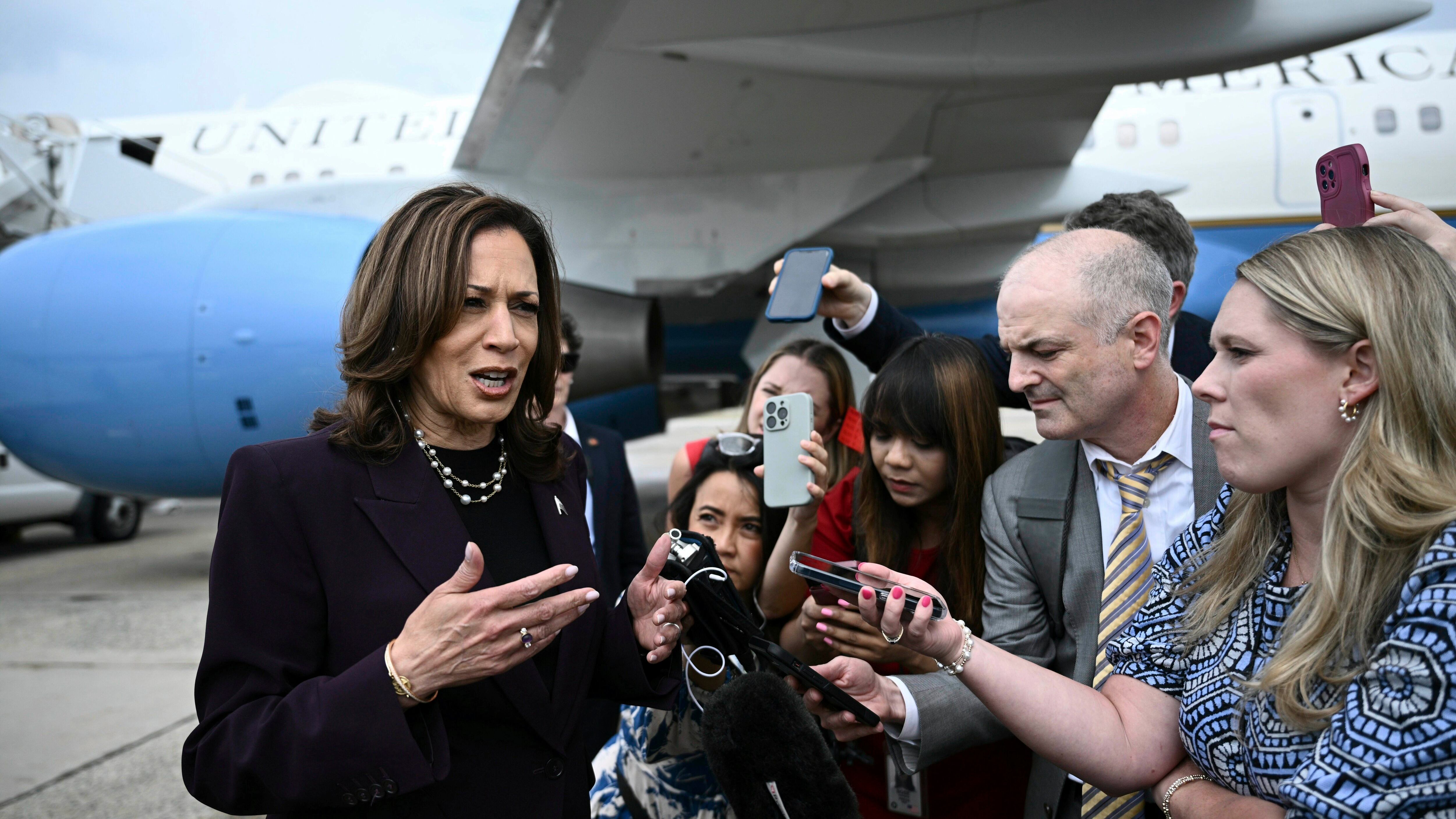 Harris, investitura ufficiale. Conto alla rovescia per il vice