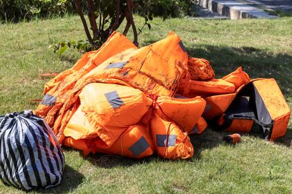 Onde alte due metri e il traghetto è affondato 9
