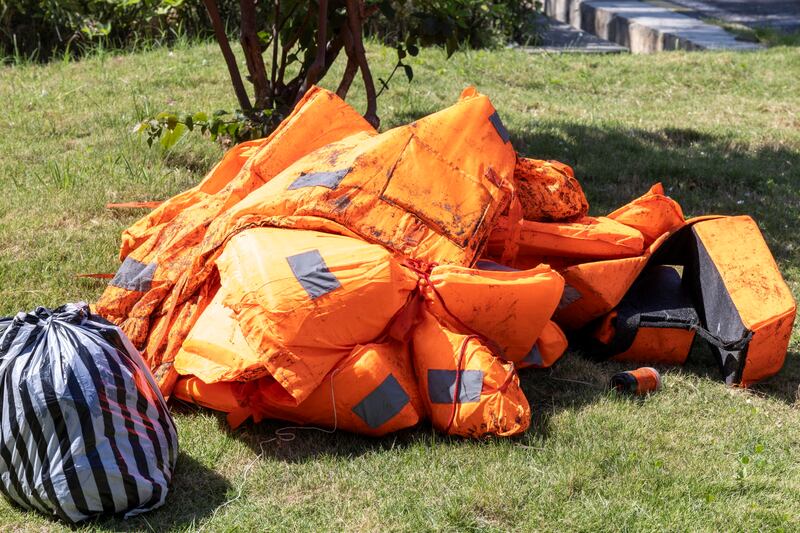 Onde alte due metri e il traghetto è affondato 9