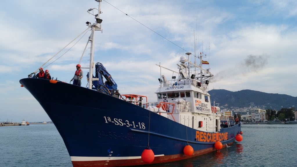 Le navi delle ong a Pozzallo e Taranto: sbarcati gli oltre 150 migranti