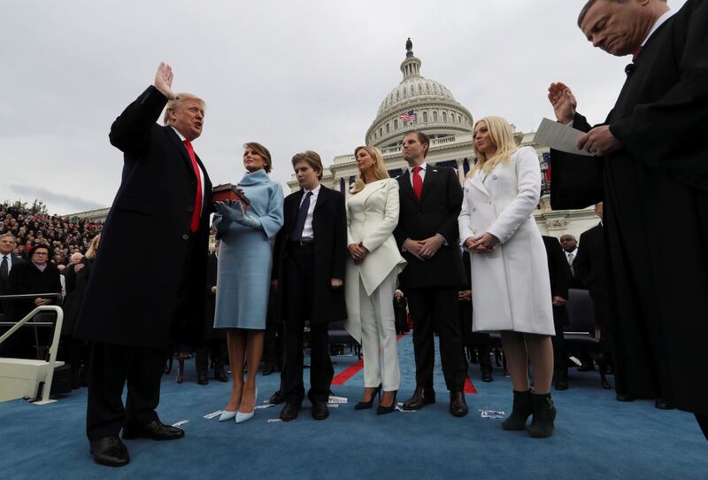 Melania e Ivanka Trump: moglie e figlia del presidente 14