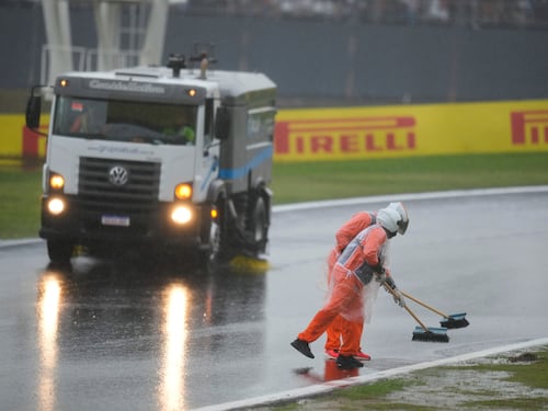 F1, diluvio a San Paolo, qualifiche rimandate a domenica
