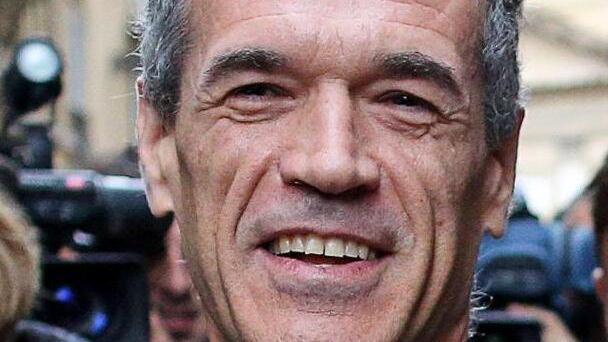 Ecco la cura Cottarelli: a casa 85mila statali Scuola, caos previdenza