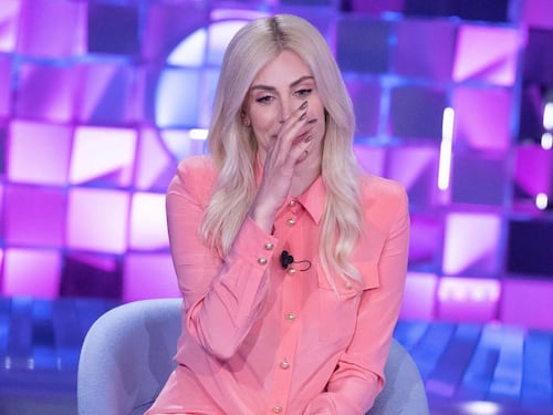 "Il danno è permanente...". Paola Caruso di nuovo in lacrime a Verissimo