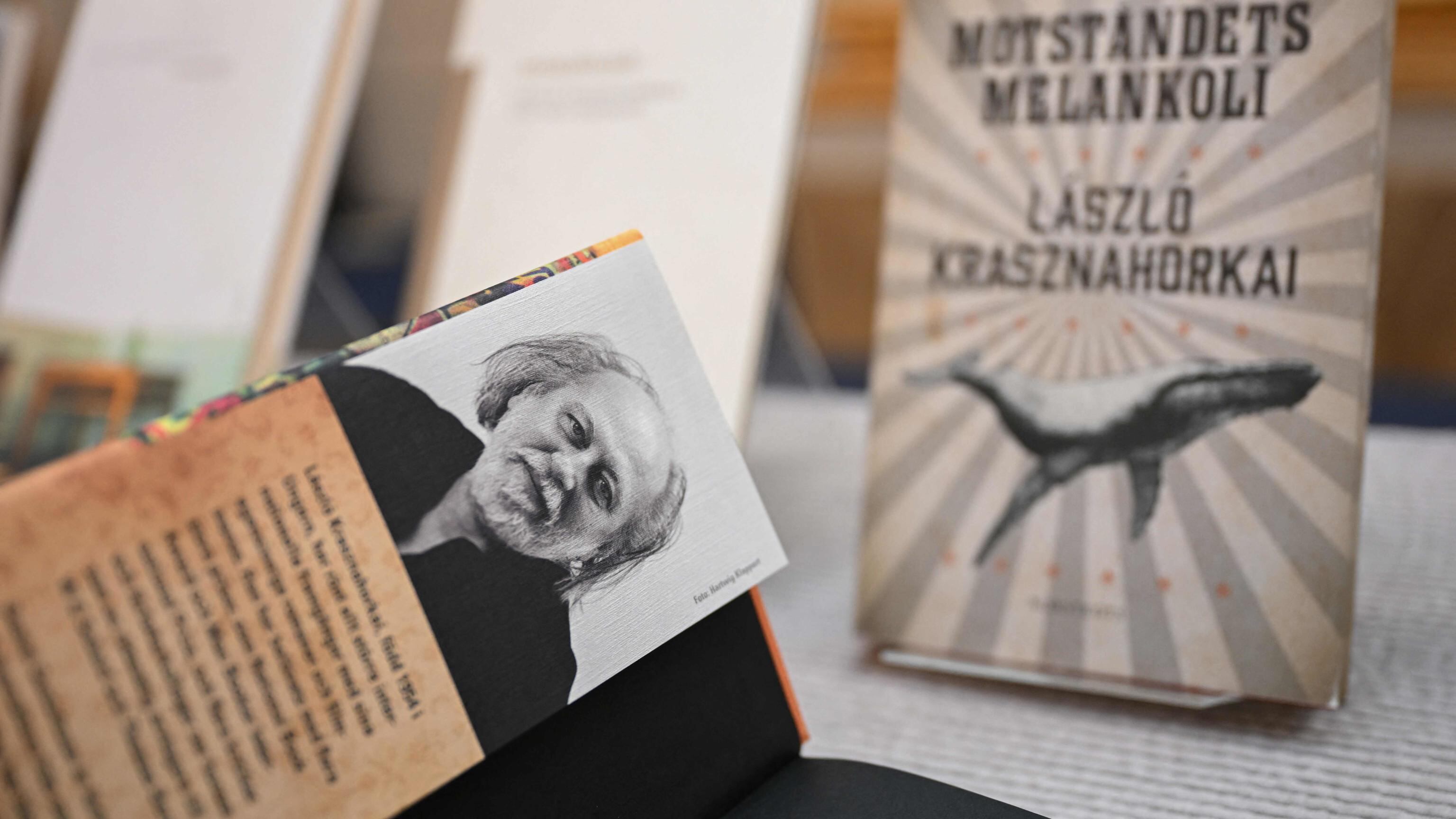 "Ci manca la libertà sotto ogni regime. Ma scrivere è la nostra salvezza"