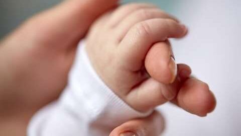 Istat, nuovo record negativo delle nascite