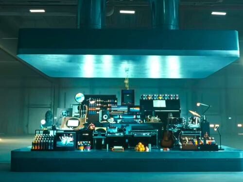 Sfregio alla creatività dell'uomo, bufera sullo spot di Apple (che chiede scusa)