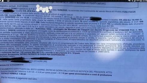 Multa da 900 euro per aver guidato a 703 chilometri orari. Ma qualcosa non torna