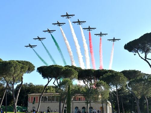 Il mondo attorno all’Ovale di Piazza di Siena: 31 Paesi rappresentati, 1.700 persone tra atleti e staff. E il volo delle Frecce Tricolori