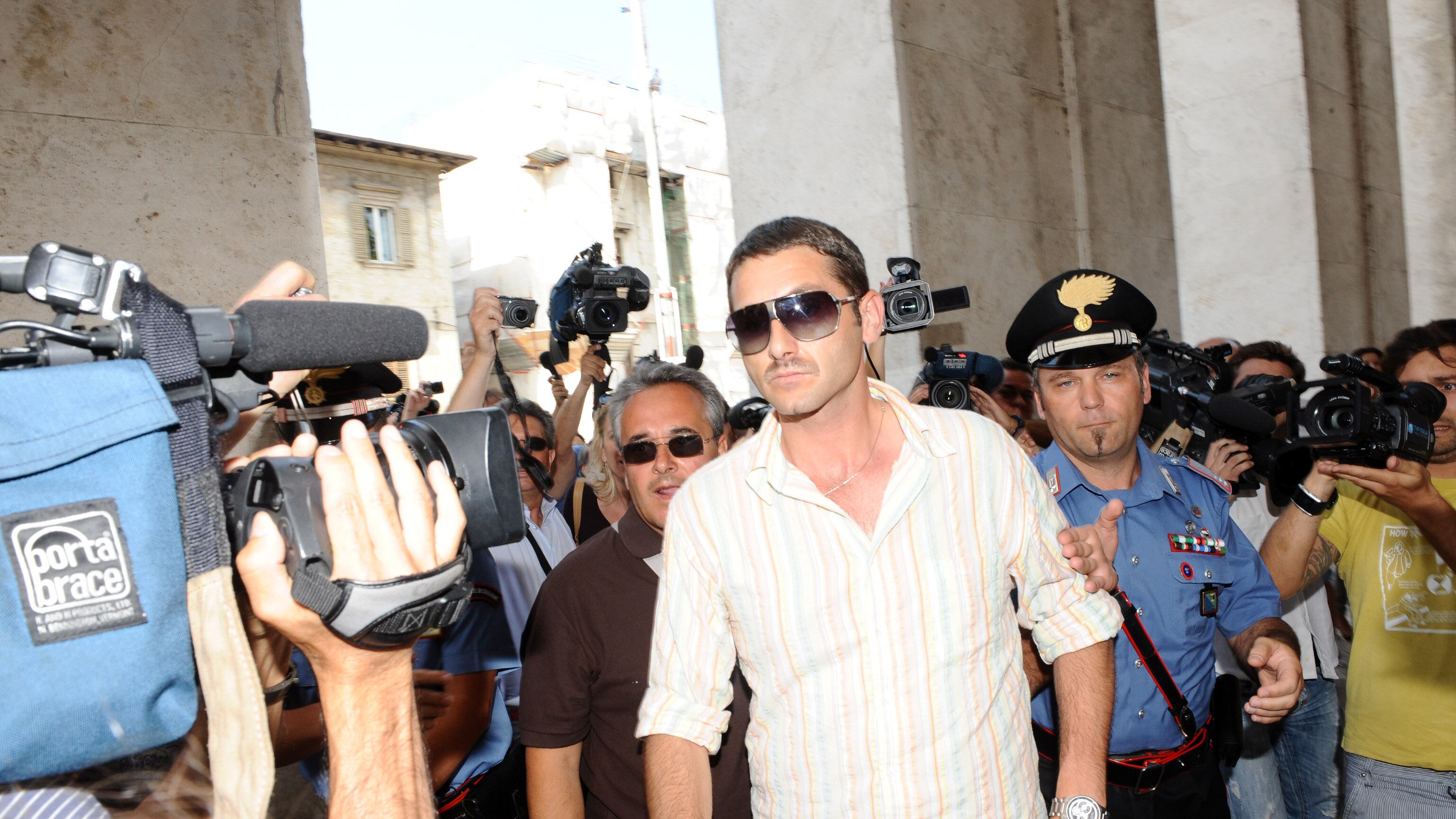 "Gravi esternazioni". E il giudice revoca i permessi premio a Parolisi