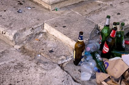 Vandalizzata Piazza del Popolo dai tifosi spagnoli del Betis Siviglia 2