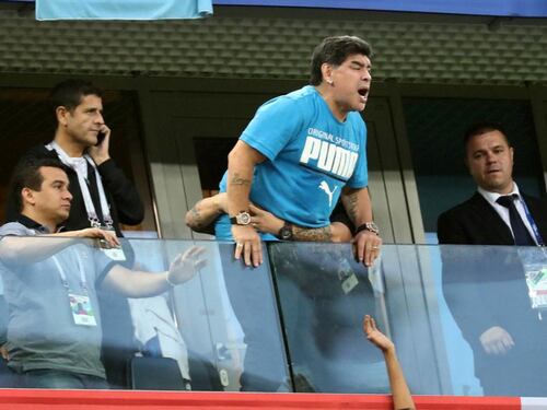 Maradona si sente male durante Argentina-Nigeria, ora sta bene