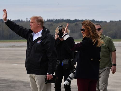 I complottisti accusano: "Quella non è Melania Trump"