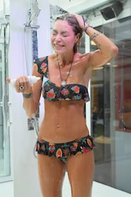 Grande Fratello Vip: nudità, docce e momenti sexy 26