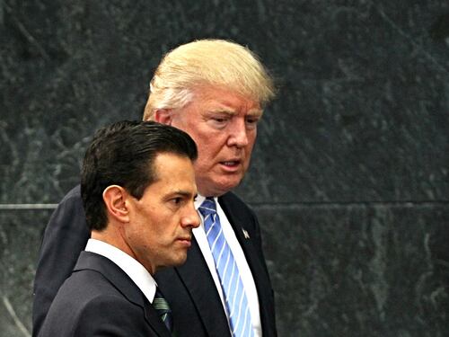 Trump scorda i dazi e dà la grazia al Nafta: il peso messicano all'inferno e ritorno
