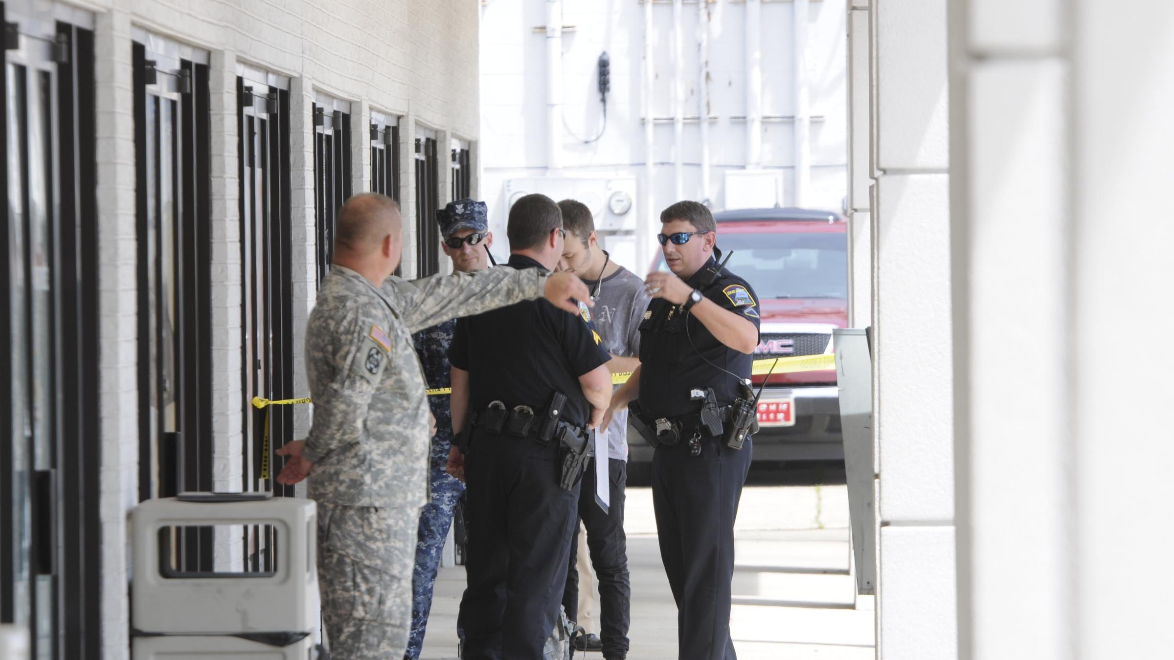 Sparatoria in base marines nel Tennessee: cinque morti