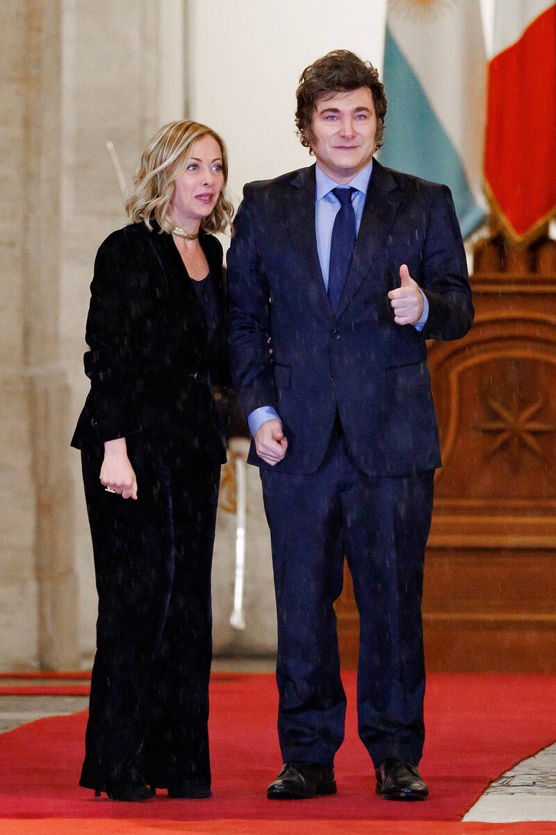 Giorgia Meloni e Javier Milei, incontro di un'ora a palazzo Chigi 11