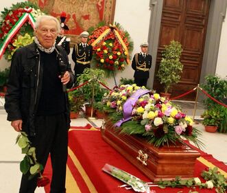 Addio ad Albertazzi: gigante del teatro morto a 92 anni 9