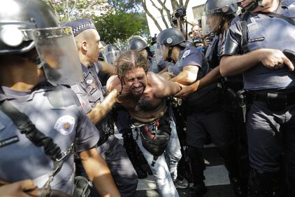 Mondiali, scontri e feriti a San Paolo 12