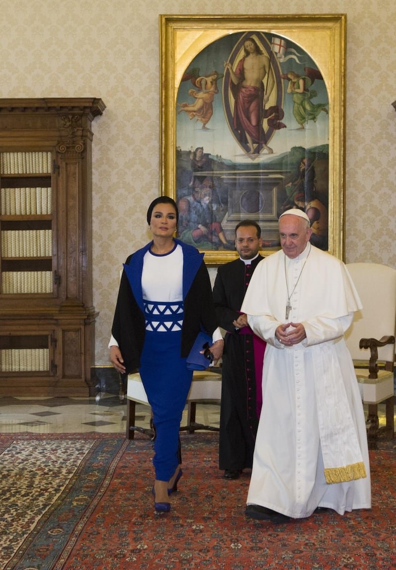 Papa Francesco riceve in Vaticano la sceicca del Qatar 14