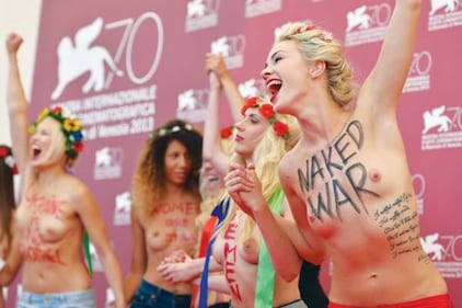 Femen nude: le foto delle proteste 16