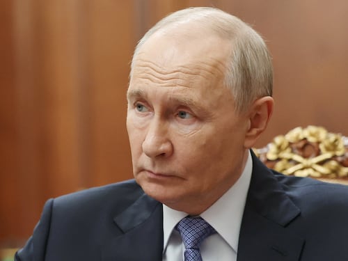 Droni vicino al Cremlino. Russia in crisi globale: le raffinerie al collasso
