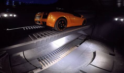 Singapore, il primo distributore automatico di auto di lusso 8