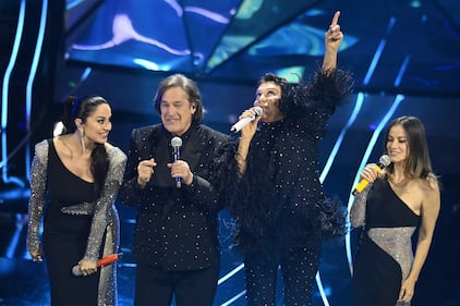 Sanremo 2024: ecco il look della quarta serata del Festival dei Ricchi e Poveri 5