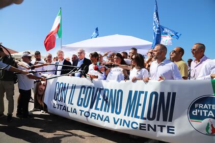 10 pillole social e un pieghevole con i “cruciverba patrioti”: parte la campagna estiva di FdI 6