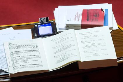 Senatori distratti e appisolati 7