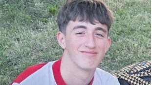 Svanito dopo la cena tra amici: trovato dentro un canale. Mistero sulla morte del 16enne