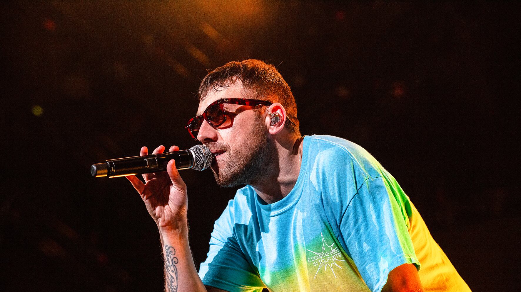Coez: "È sempre bello essere bipolare. Metà rap e metà pop"