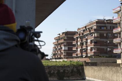 Latina, la trattativa da balcone a balcone 7